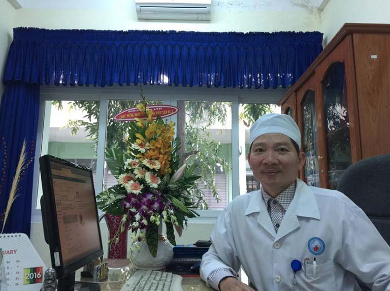Bác sĩ Võ Doãn Tuấn chữa viêm da cơ địa tại Đà Nẵng