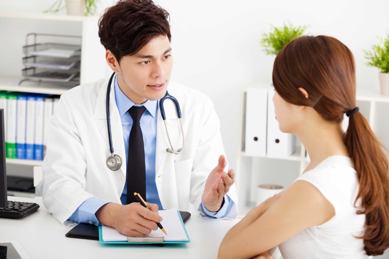 tham-kham-bac-si-khi-bi-dau-cuong-bao-tu Thăm khám bác sĩ chuyên khoa để được hướng dẫn điều trị bệnh đúng cách