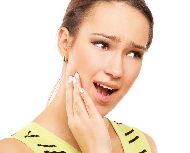 Vệ sinh răng miệng kém là nguyên nhân gây viêm họng vincent